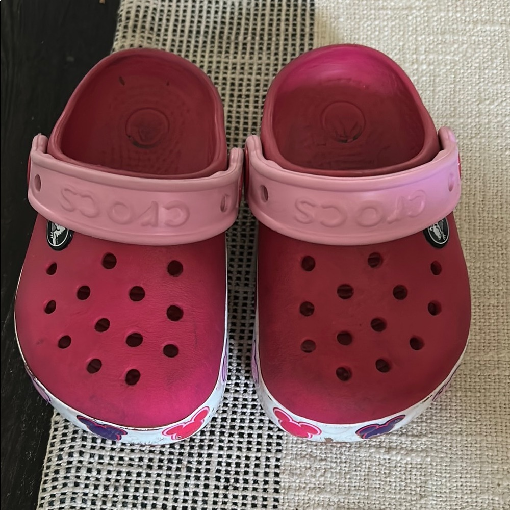 CROCS Pink Sandals Comfortable Slip-On Footwear - Picture 2 of 7